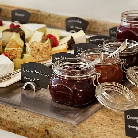 מלון Wyndham Garden דונאו-אשינגן